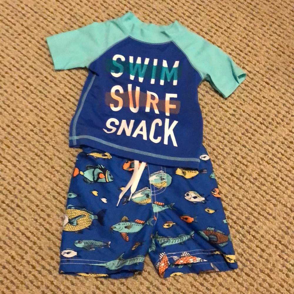 Boys Old Navy Swim Set 12m-18m gently used.